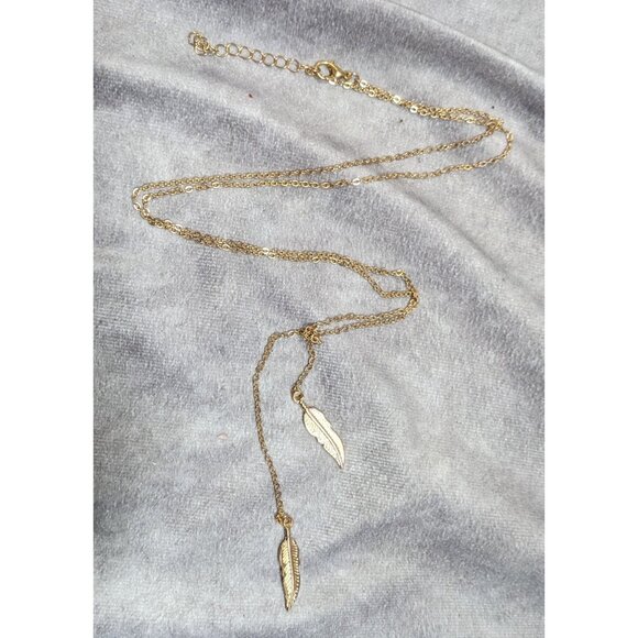 Nature Inspired Bohemian Feather Charm Gold Tone Lariat Necklace - Picture 6 of 6